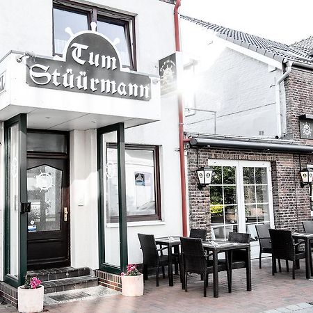 Hotel Tum Stueuermann Busum Exterior photo
