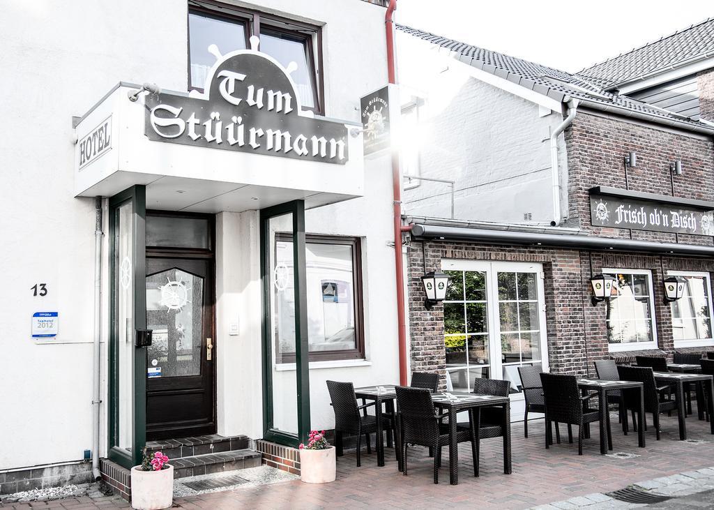 Hotel Tum Stueuermann Busum Exterior photo