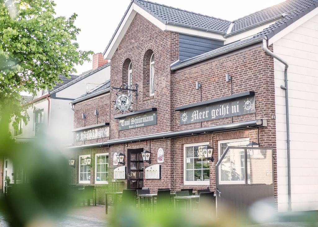 Hotel Tum Stueuermann Busum Exterior photo