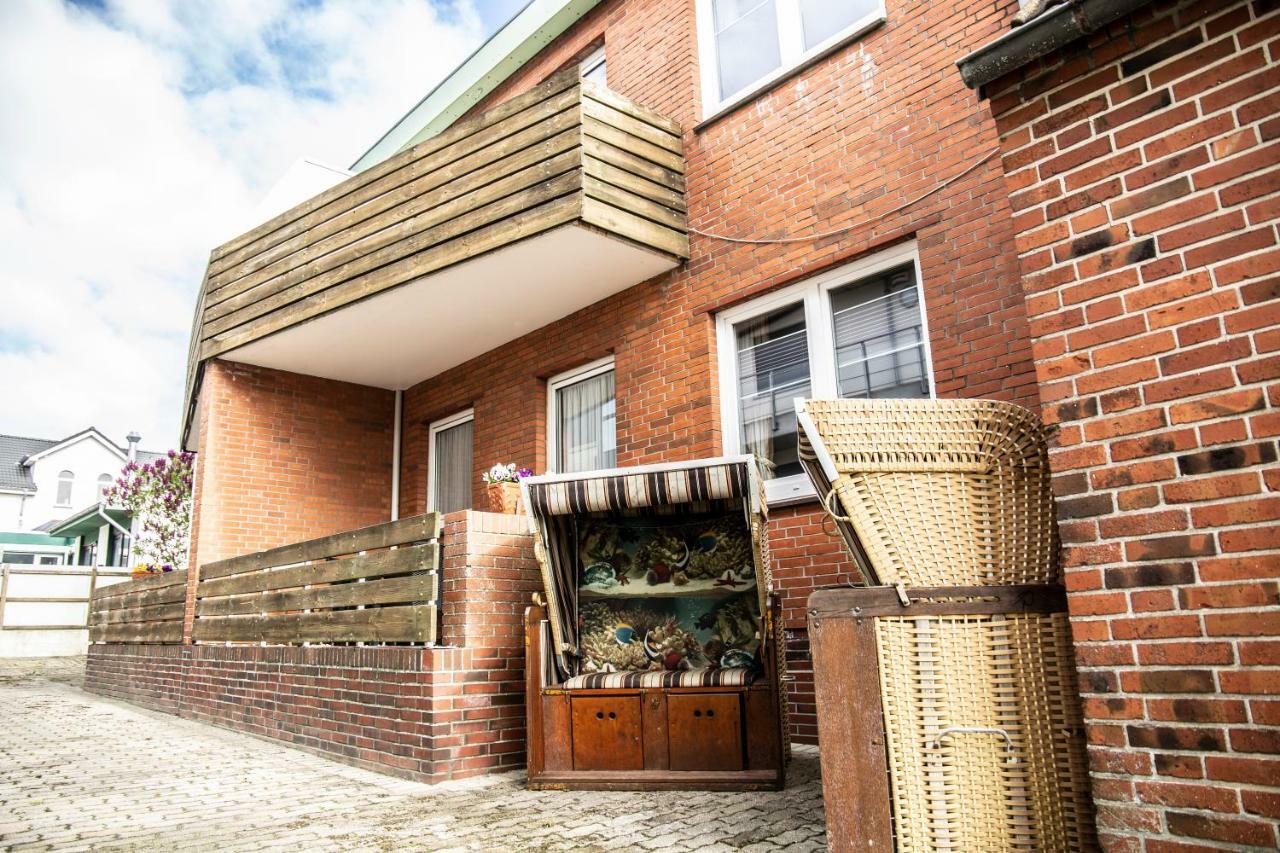 Hotel Tum Stueuermann Busum Exterior photo